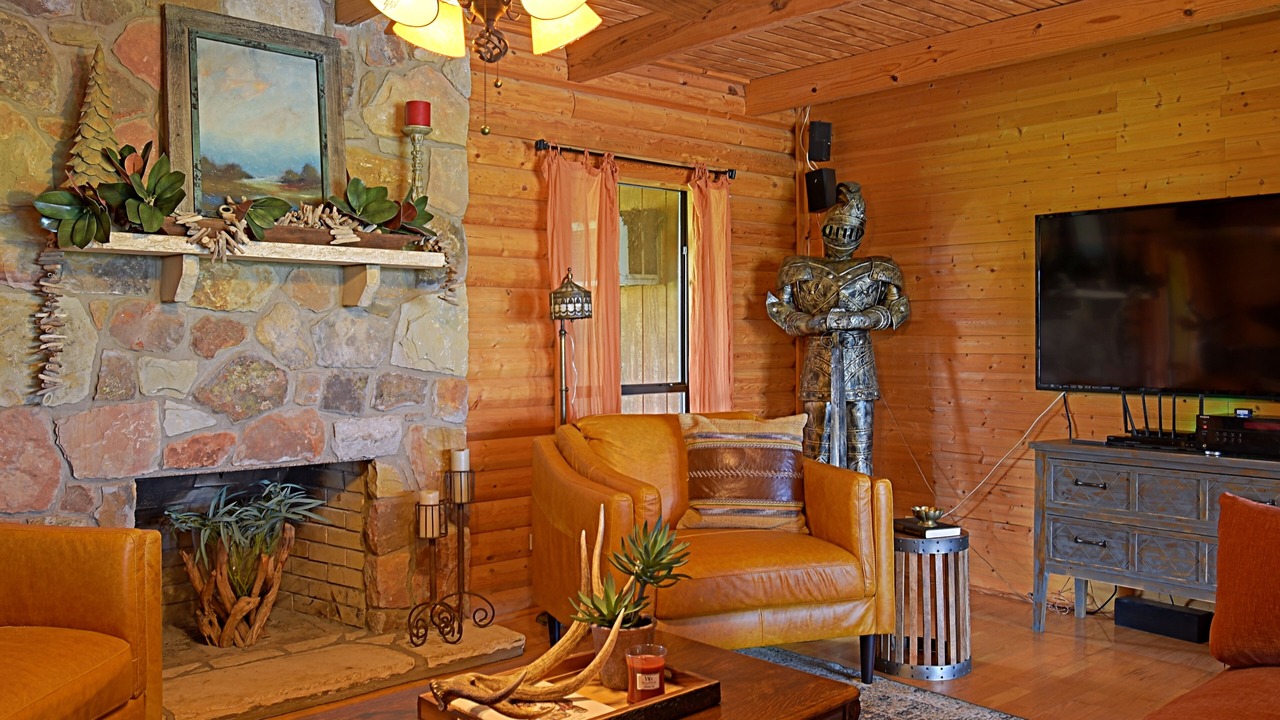Photo of Livingroom in Caldwell County