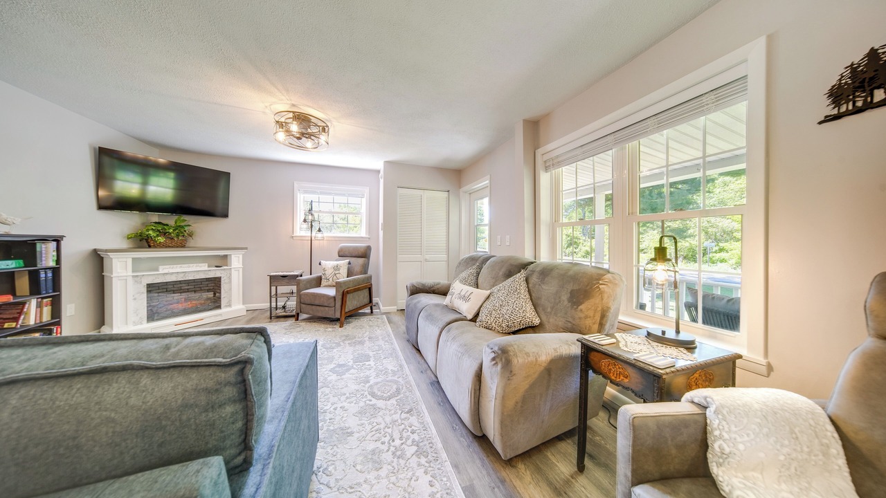 Photo of Livingroom in Centerville