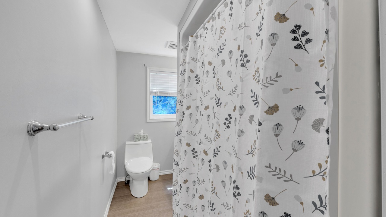 Photo of Bathroom in Boblo Island
