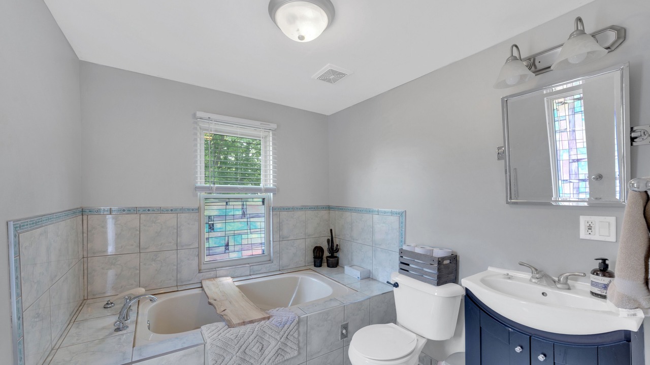 Photo of Bathroom in Boblo Island