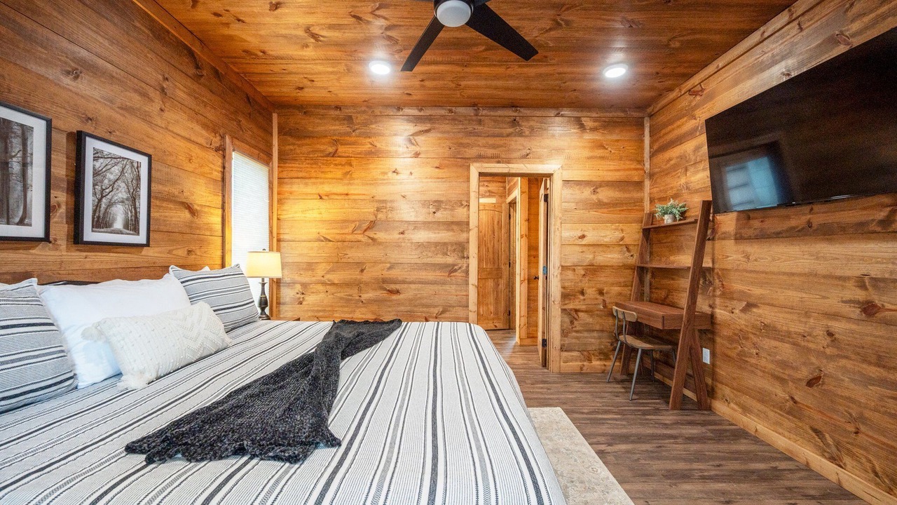 Photo of Bedroom in Golden