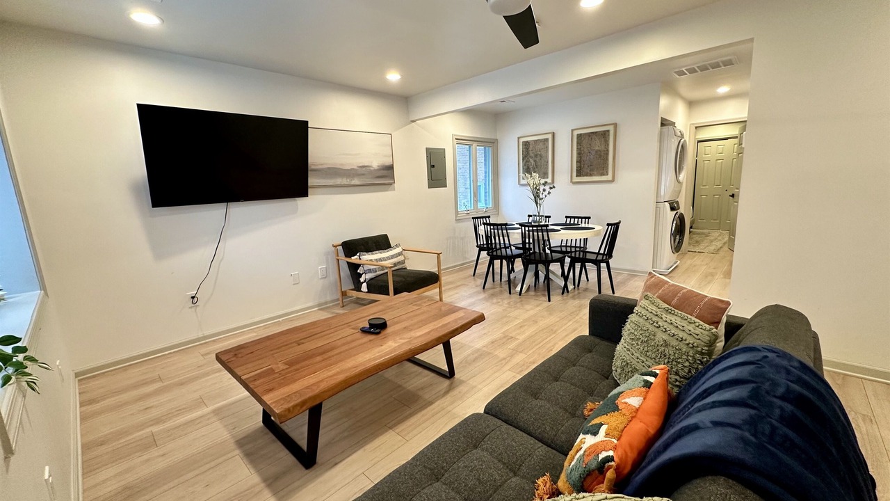 Photo of Livingroom in Cherrydale