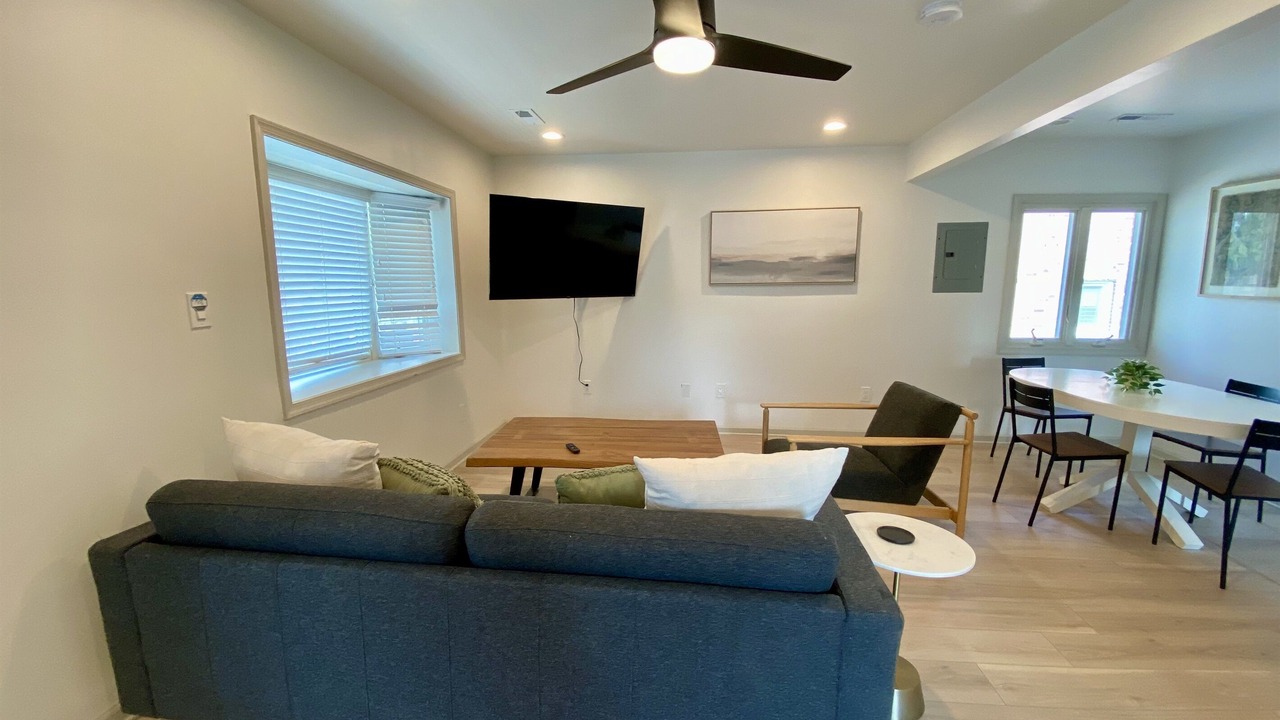 Photo of Livingroom in Cherrydale
