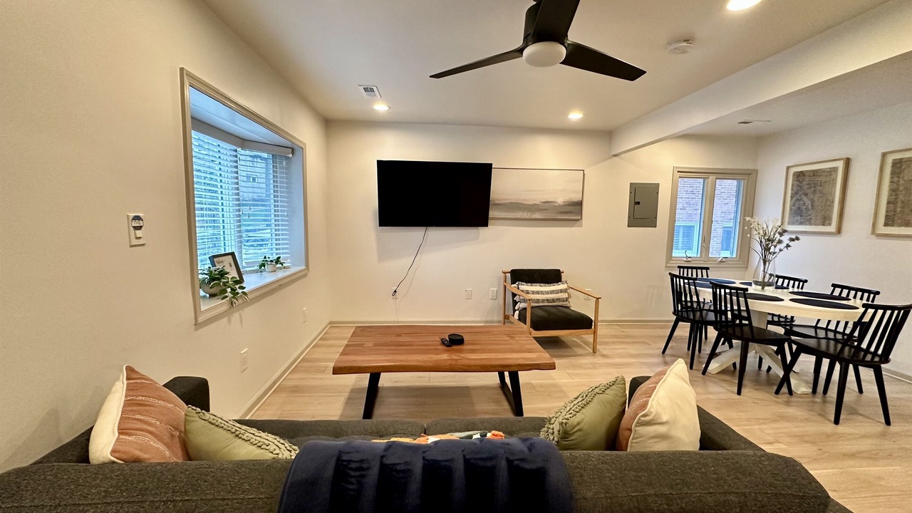 Photo of Livingroom in Cherrydale