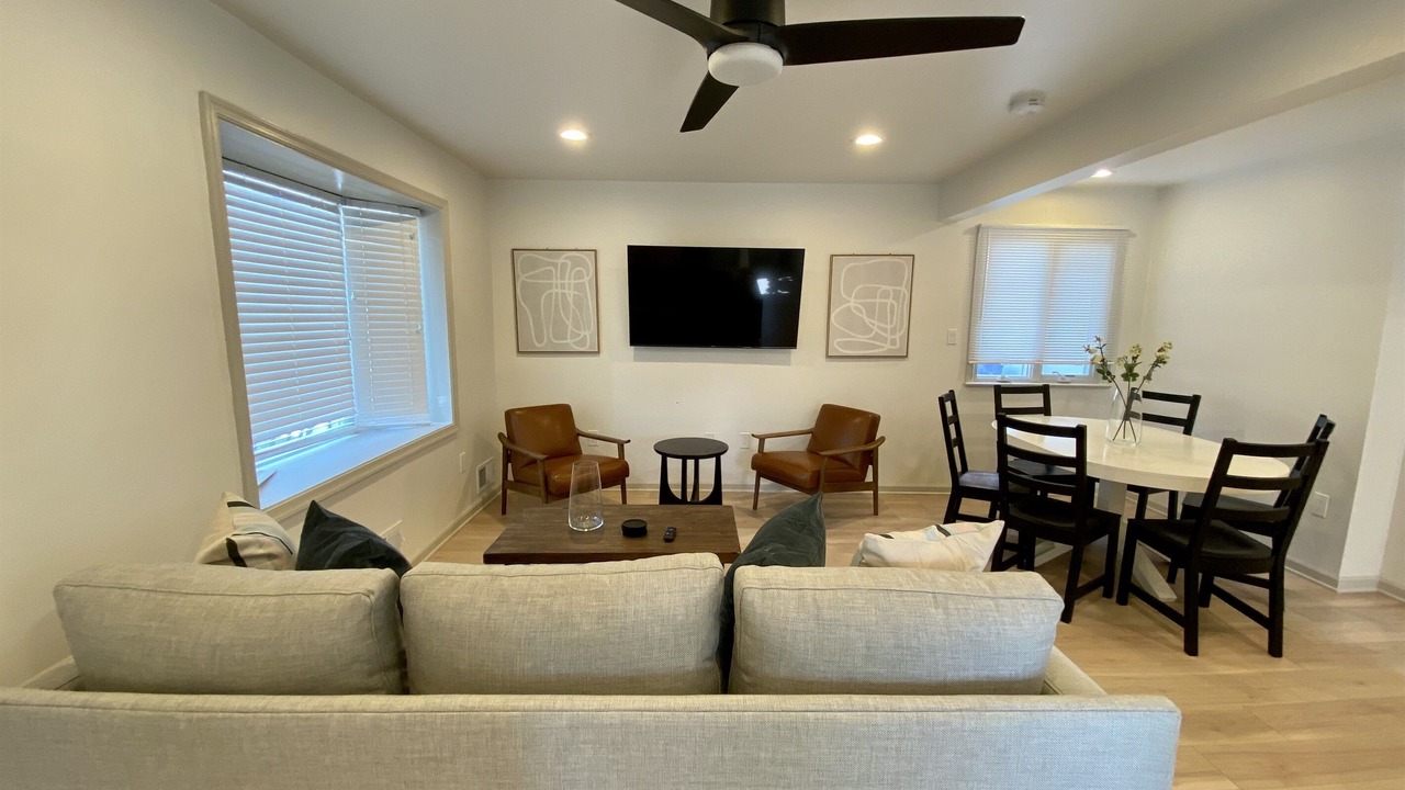 Photo of Livingroom in Cherrydale