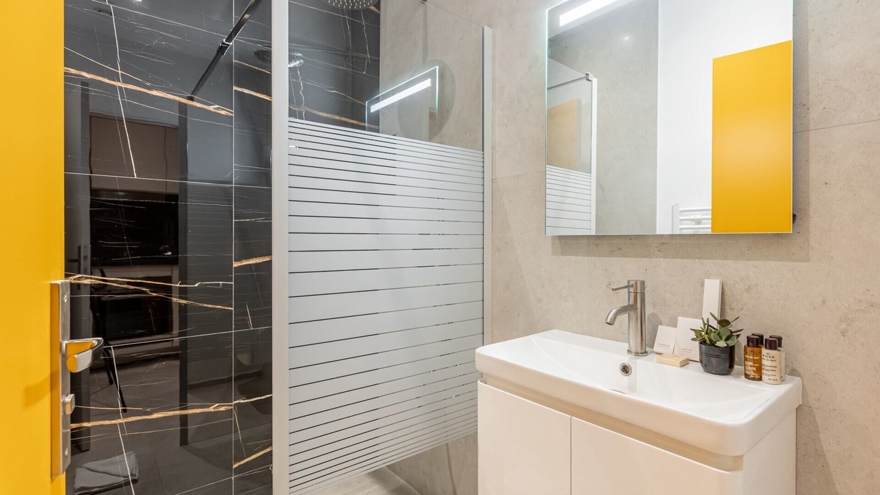 Photo of Bathroom in Quartier de la Place-Vendome