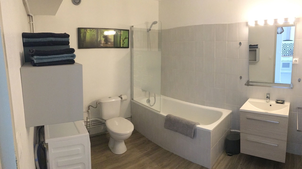 Photo of Bathroom in Metz-Centre – Ancienne Ville