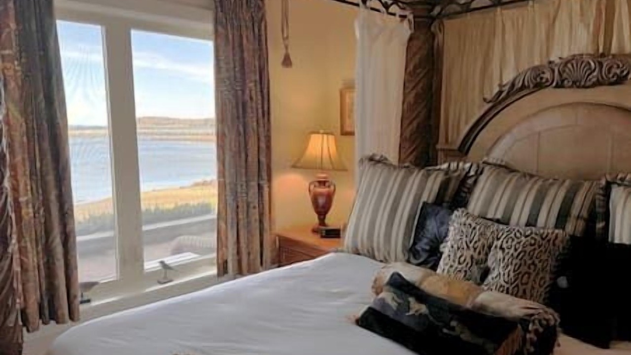 Photo of Bedroom in Western Shore