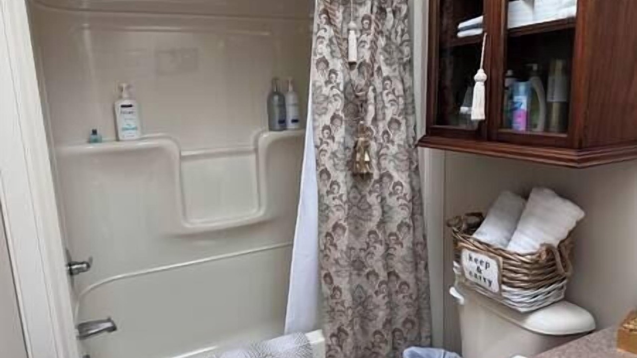 Photo of Bathroom in Western Shore