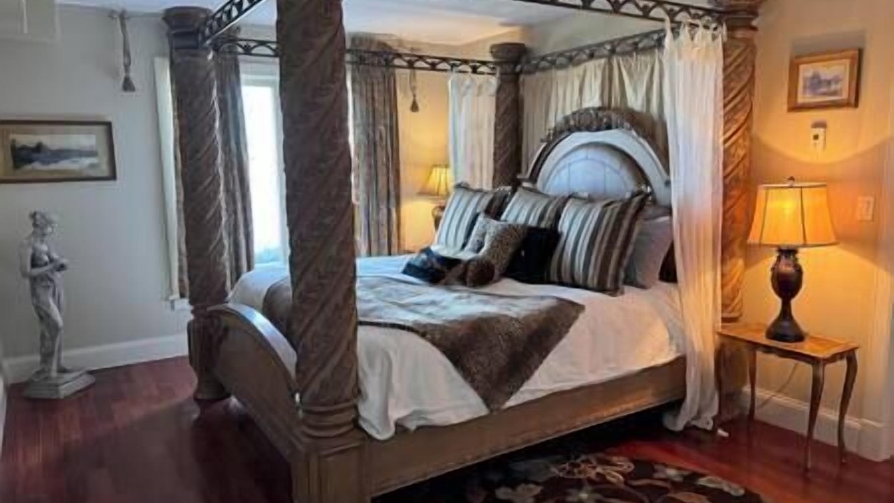 Photo of Bedroom in Western Shore