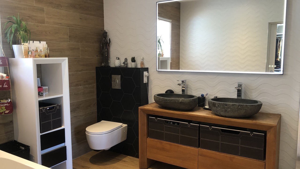 Photo of Bathroom in Mouilleron-le-Captif