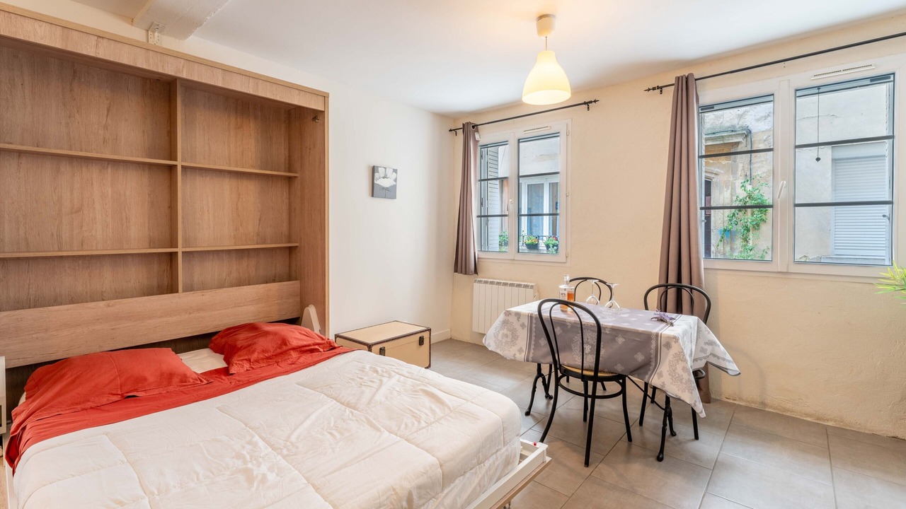 Photo of Bedroom in Malaucene