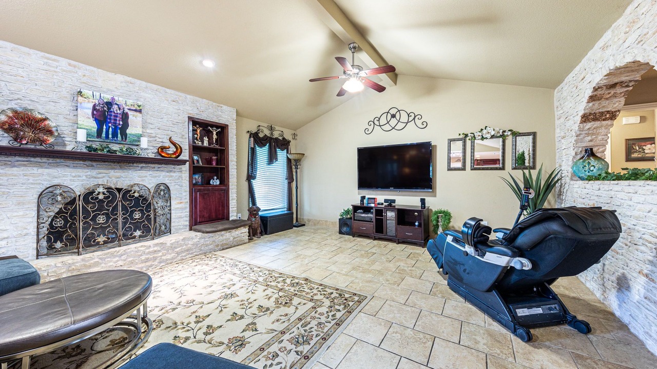 Photo of Livingroom in Pflugerville