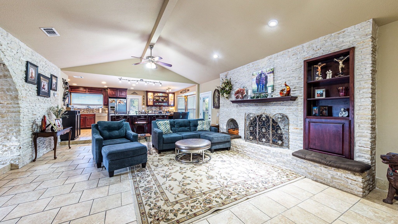 Photo of Livingroom in Pflugerville