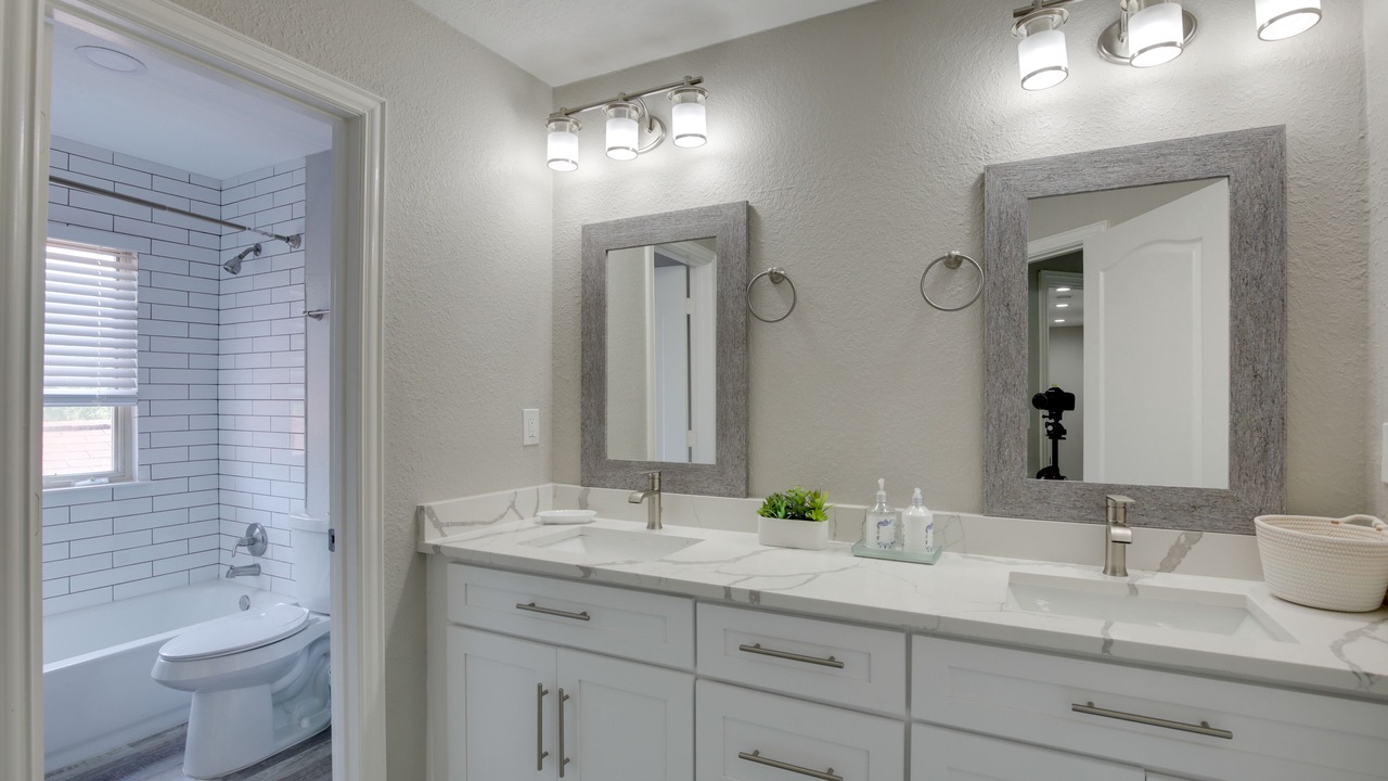 Photo of Bathroom in Kemp