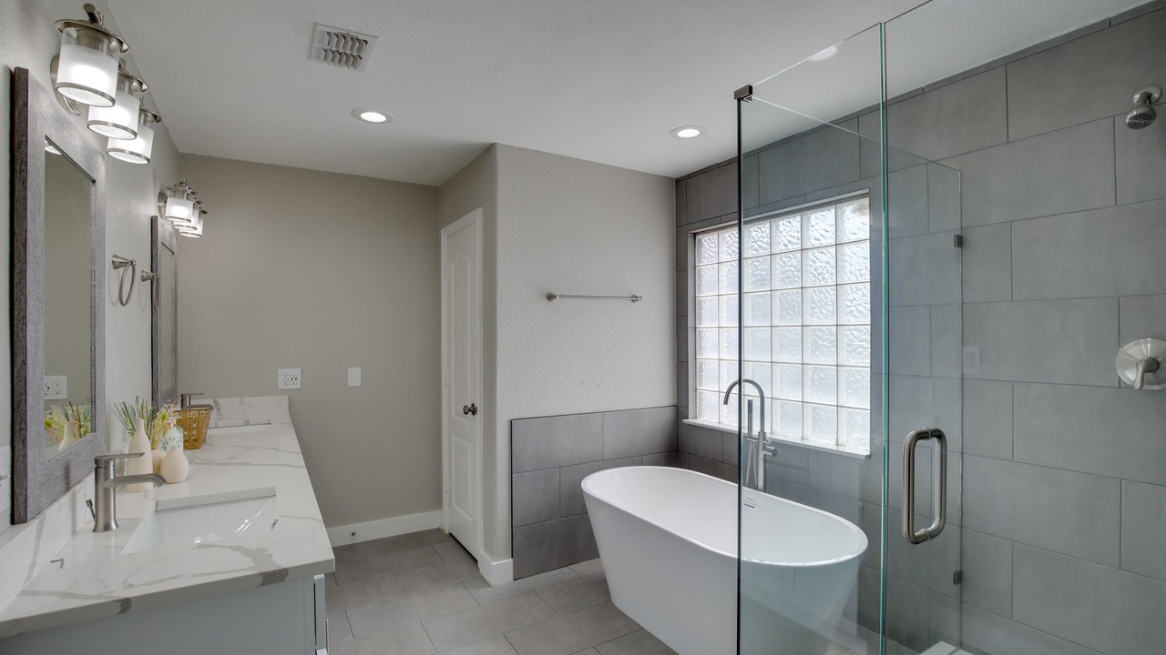Photo of Bathroom in Kemp