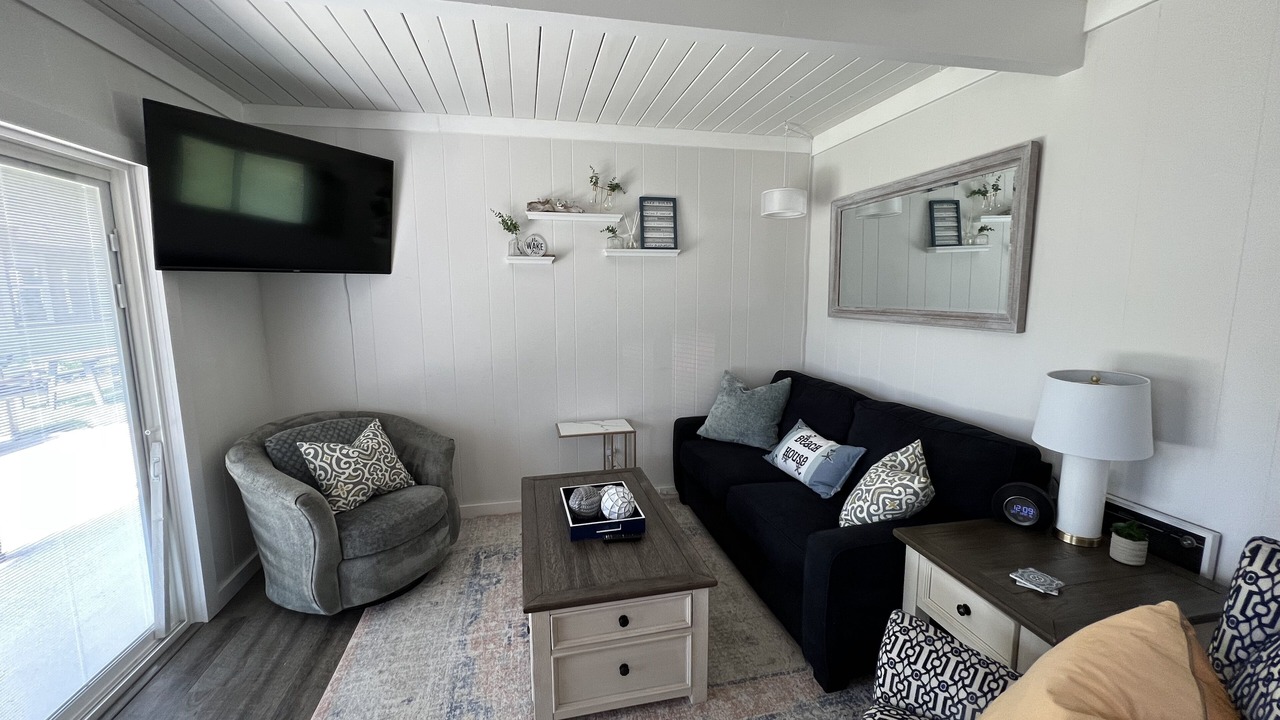 Photo of Livingroom in Silver Lake