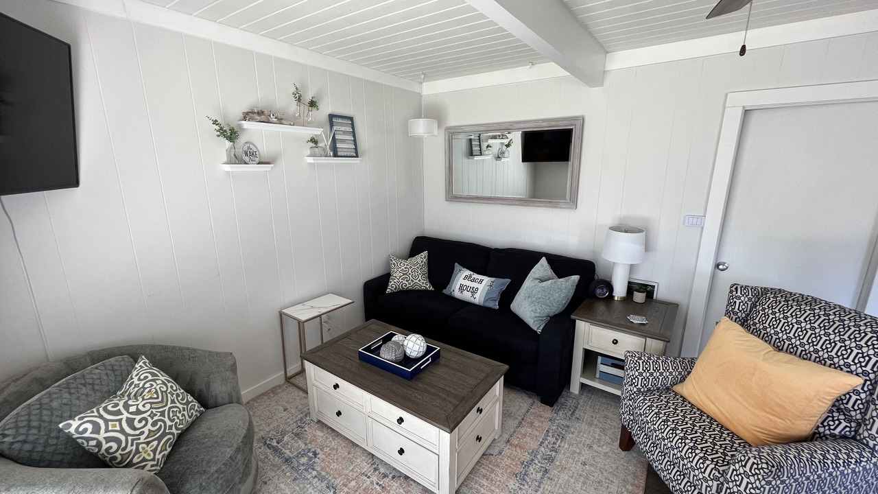 Photo of Livingroom in Silver Lake