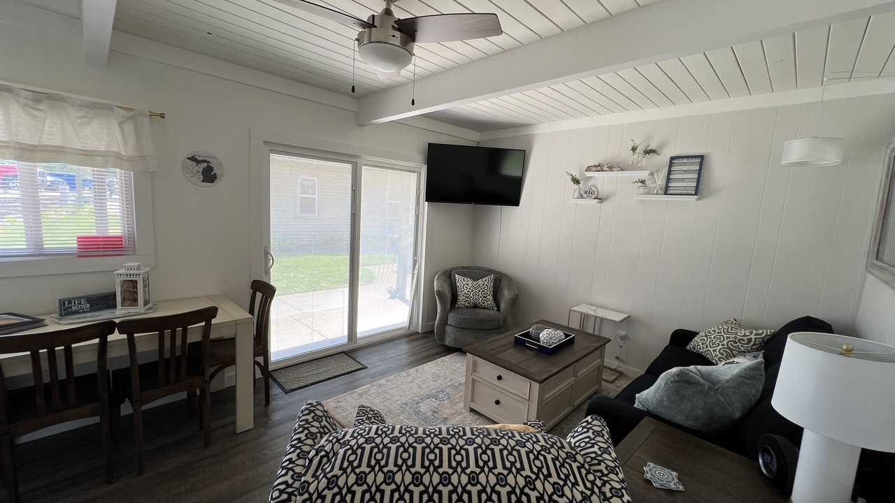 Photo of Livingroom in Silver Lake