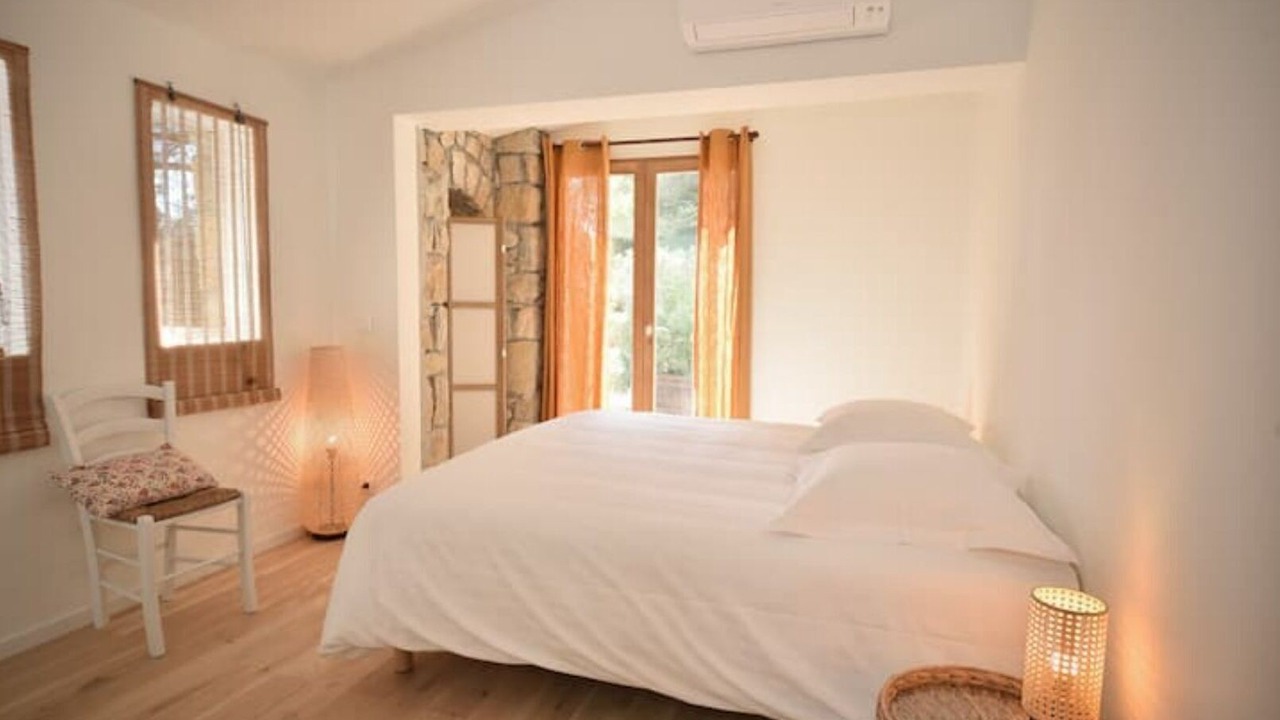 Photo of Bedroom in Flayosc