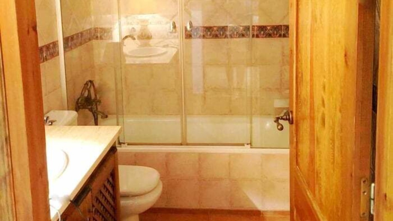Photo of Bathroom in Olopte
