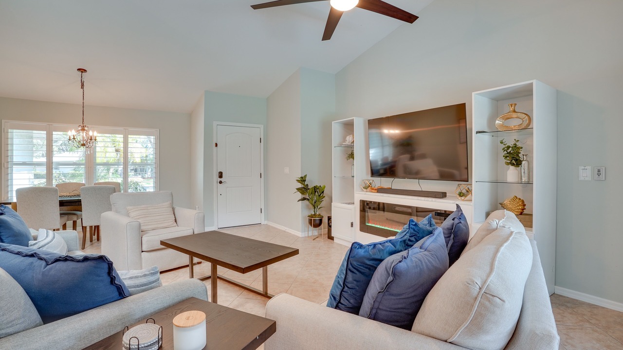 Photo of Livingroom in Three Oaks