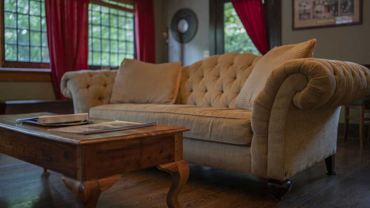 Photo of Livingroom in Eureka Springs Historic District