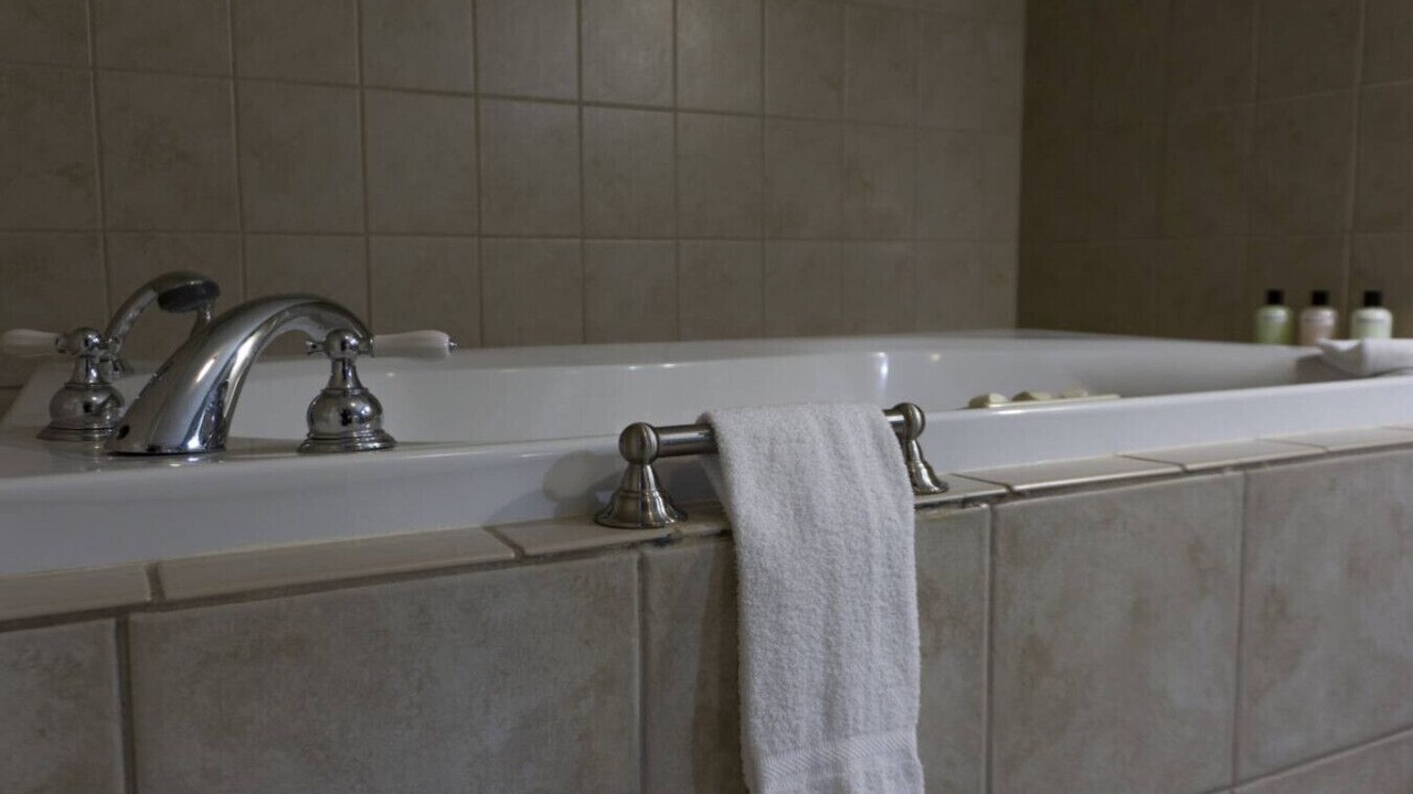 Photo of Bathroom in Eureka Springs Historic District