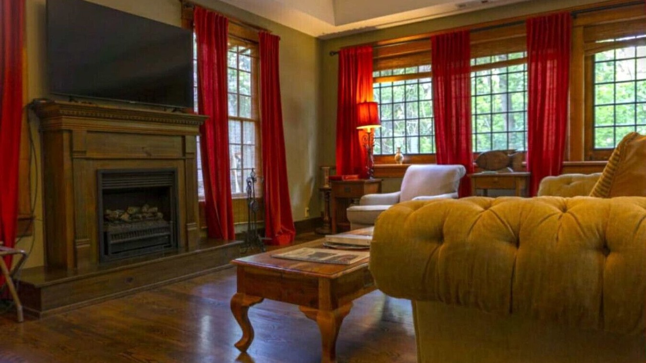 Photo of Livingroom in Eureka Springs Historic District