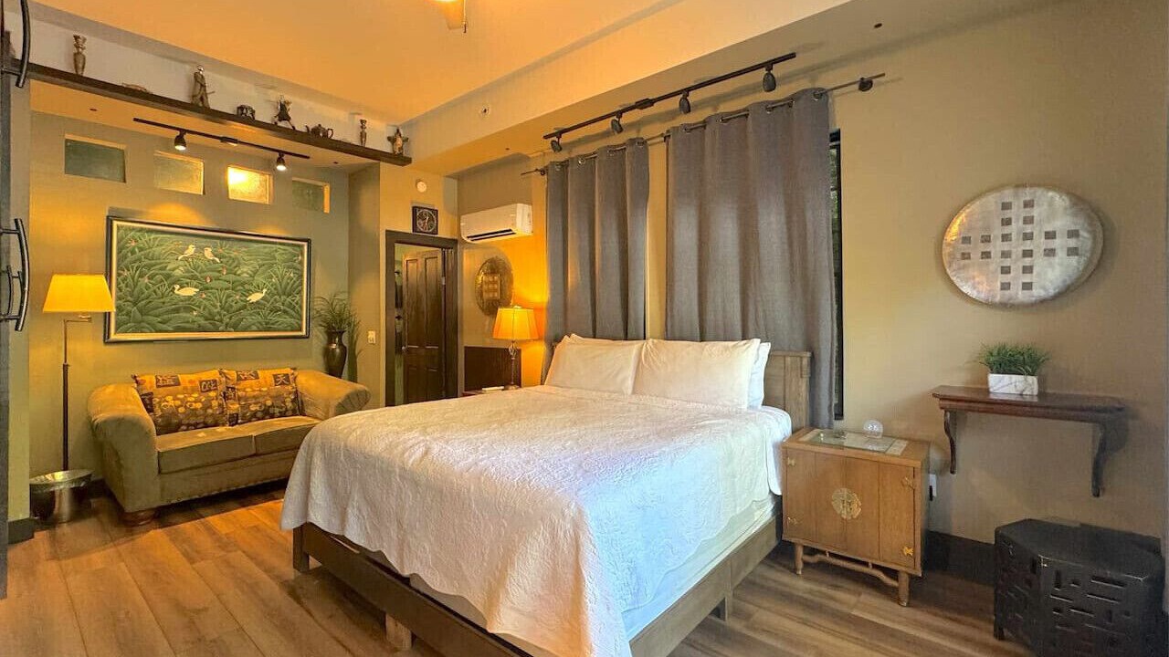 Photo of Bedroom in Eureka Springs Historic District