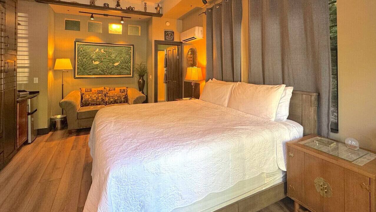 Photo of Bedroom in Eureka Springs Historic District
