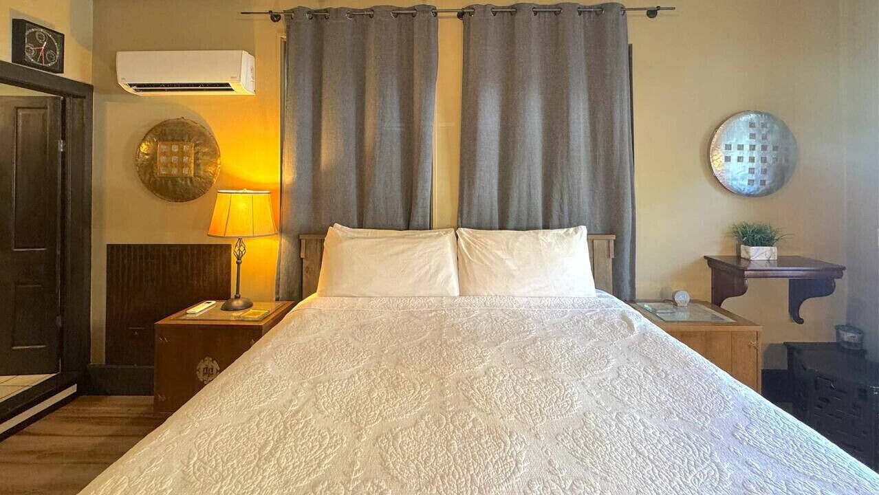 Photo of Bedroom in Eureka Springs Historic District