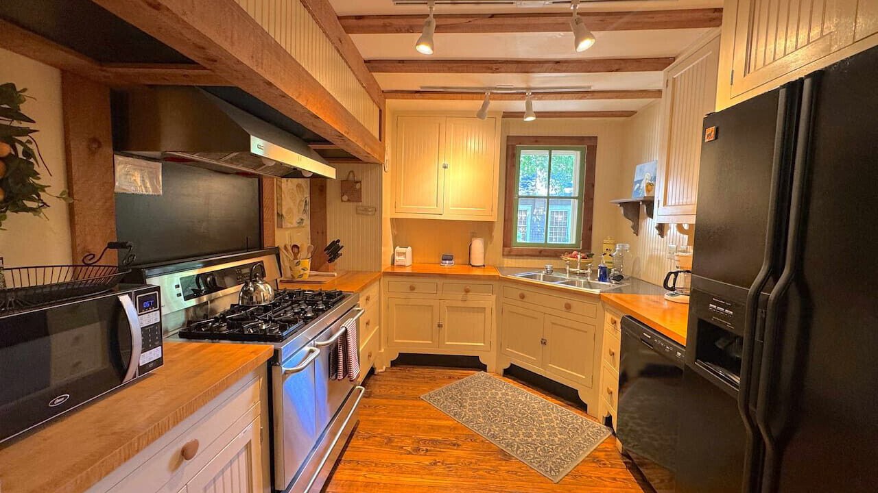 Photo of Kitchen in Eureka Springs Historic District