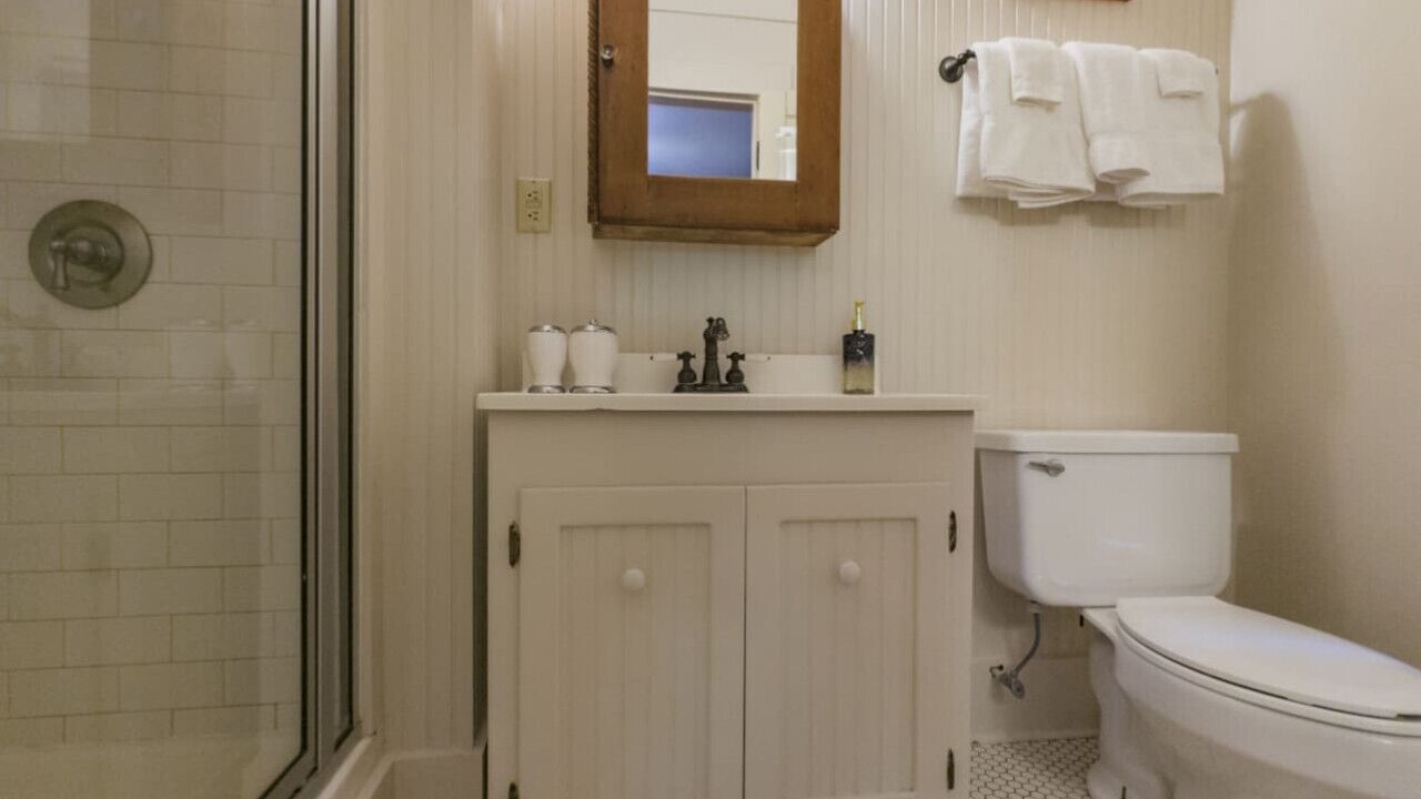 Photo of Bathroom in Eureka Springs Historic District