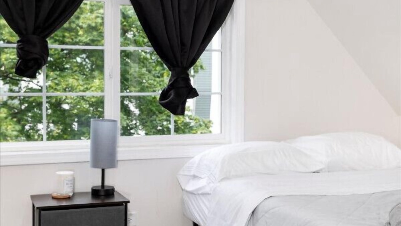 Photo of Bedroom in Logan Square