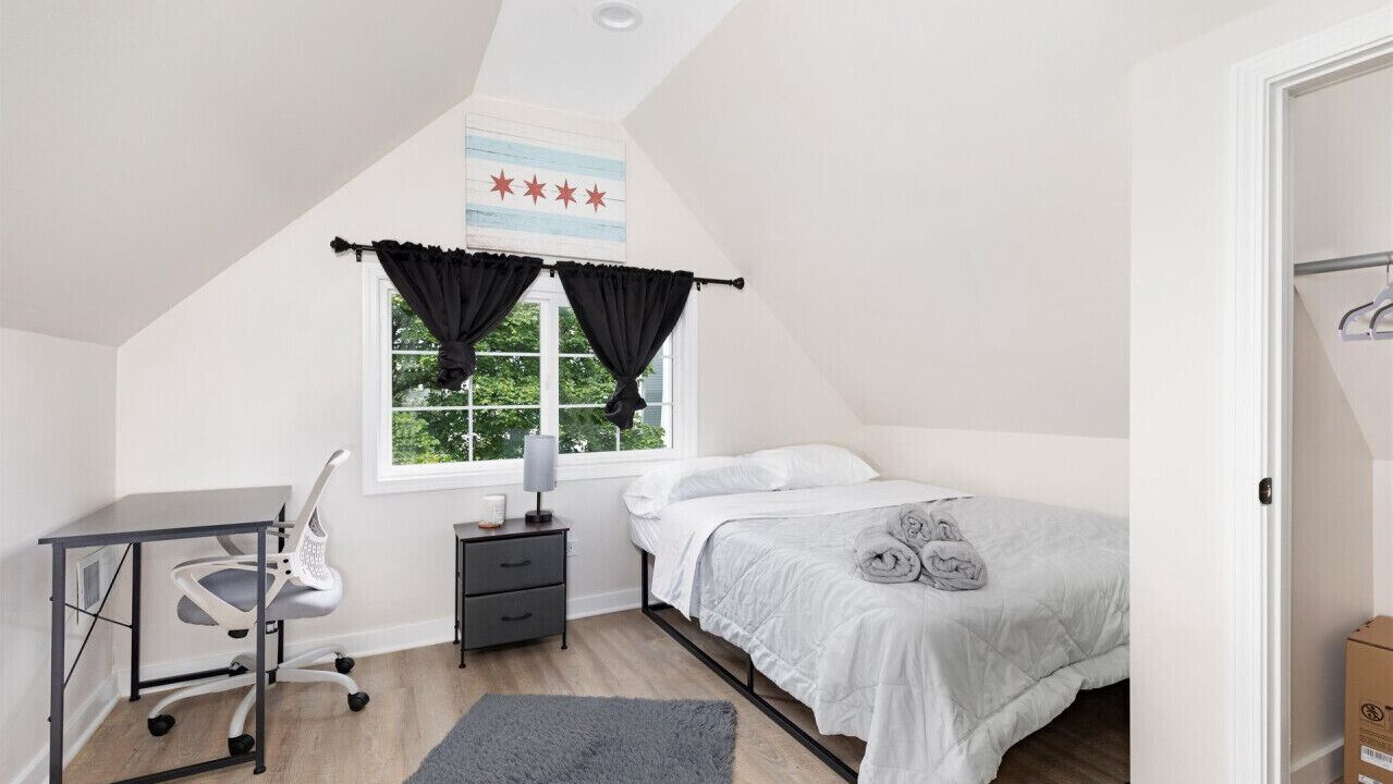 Photo of Bedroom in Logan Square