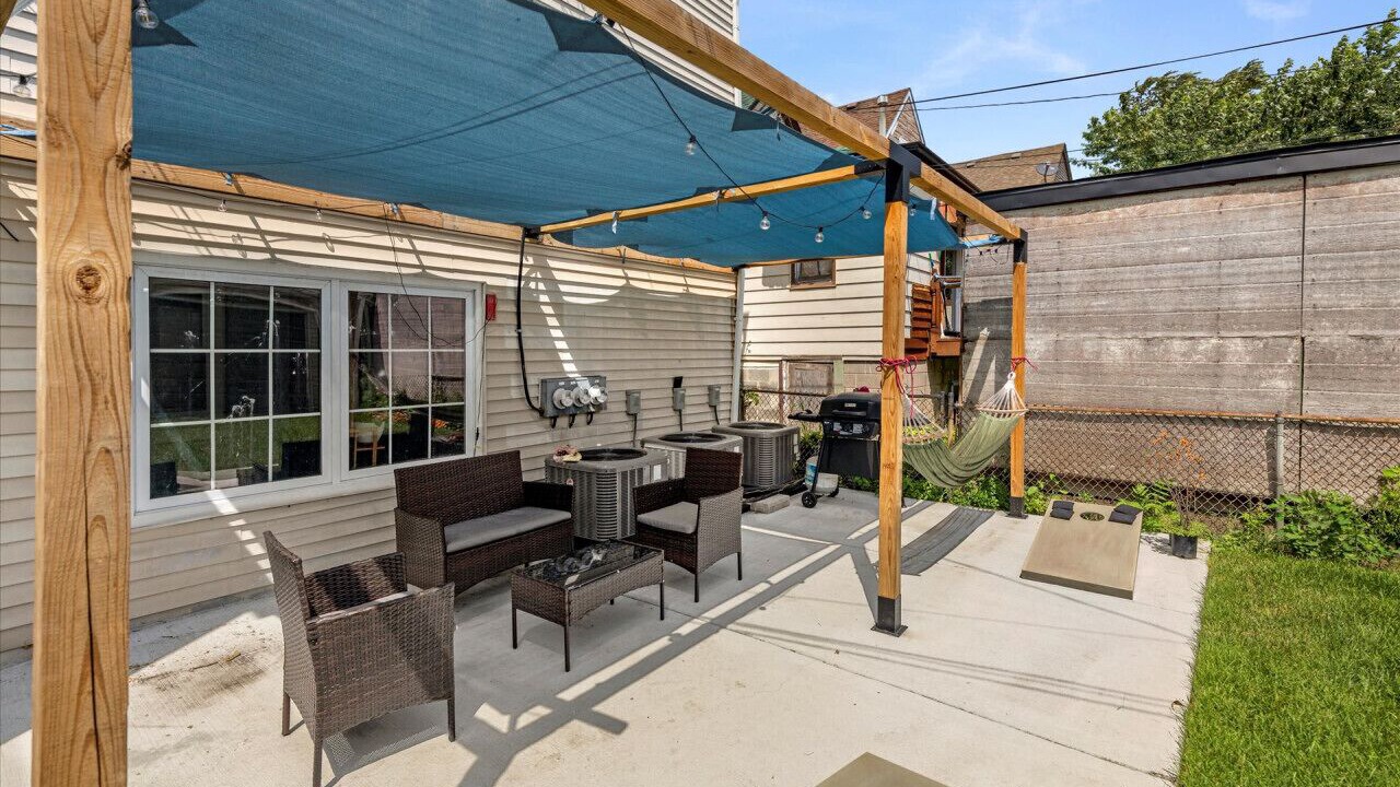 Photo of Outdoor in Logan Square