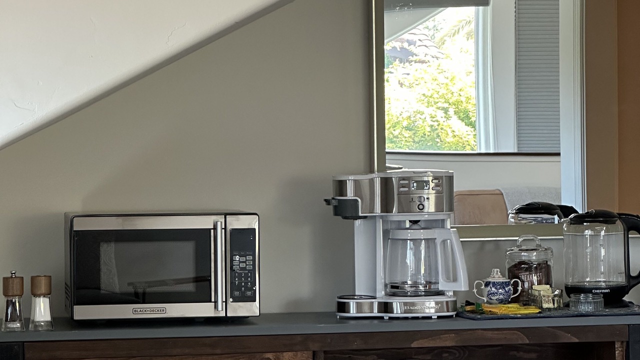 Photo of Others in Hollister