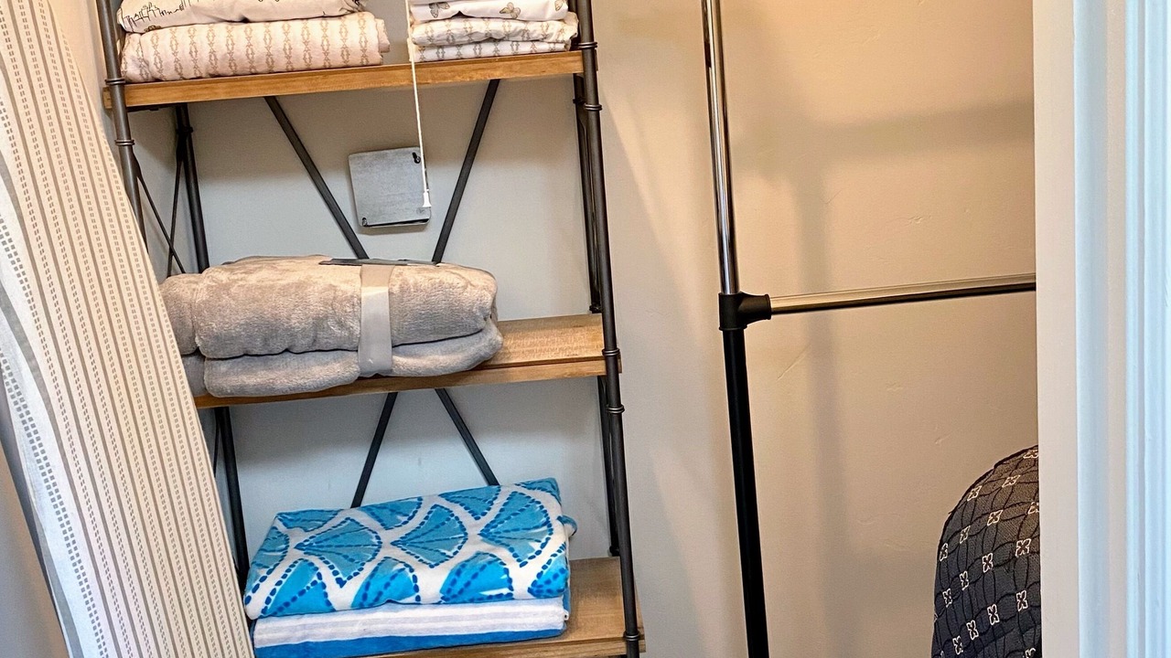 Photo of Others in Hollister