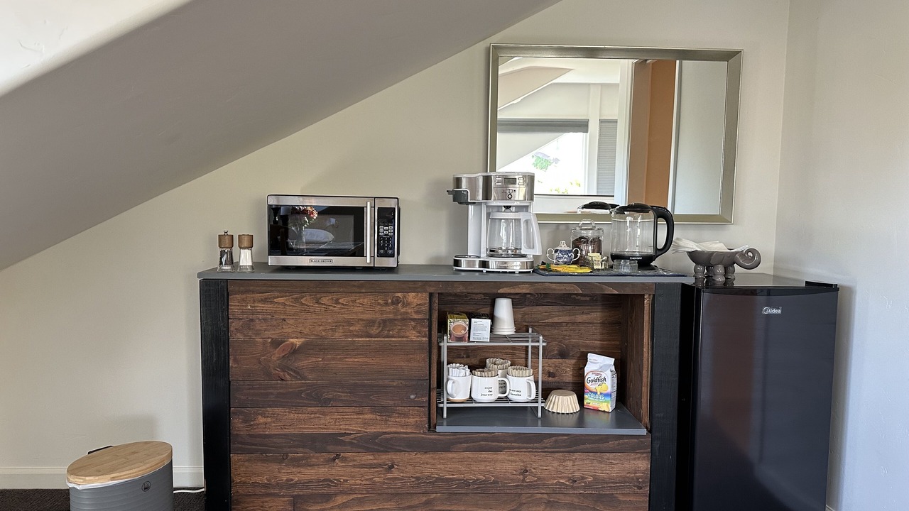 Photo of Others in Hollister