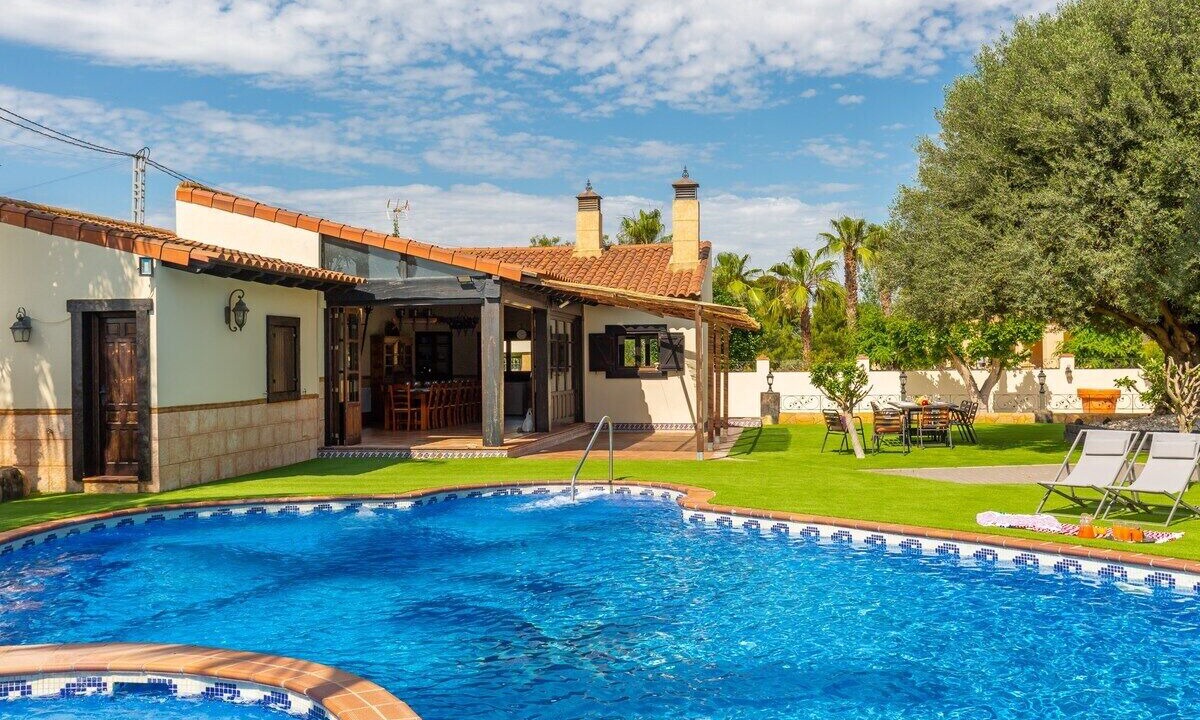 Photo of Outdoor in Catral