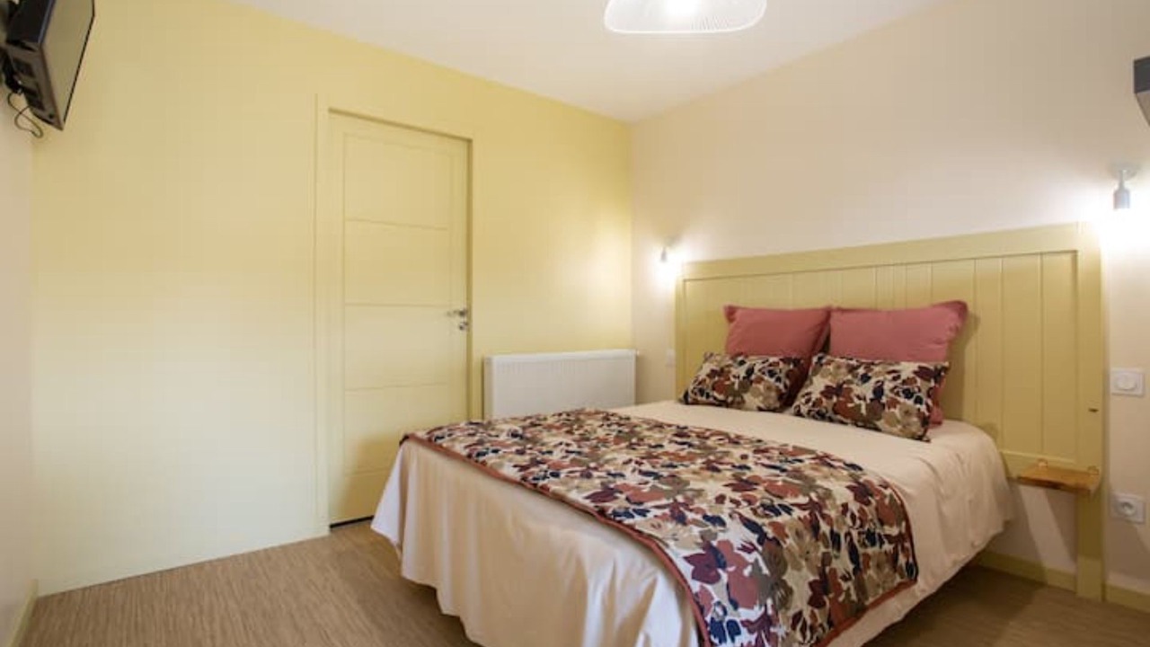 Photo of Bedroom in Saint-Cirgue