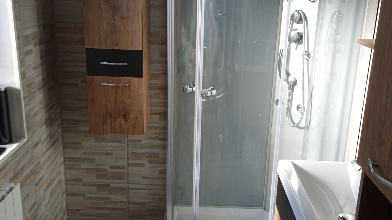 Photo of Bathroom in Pouru-Saint-Remy