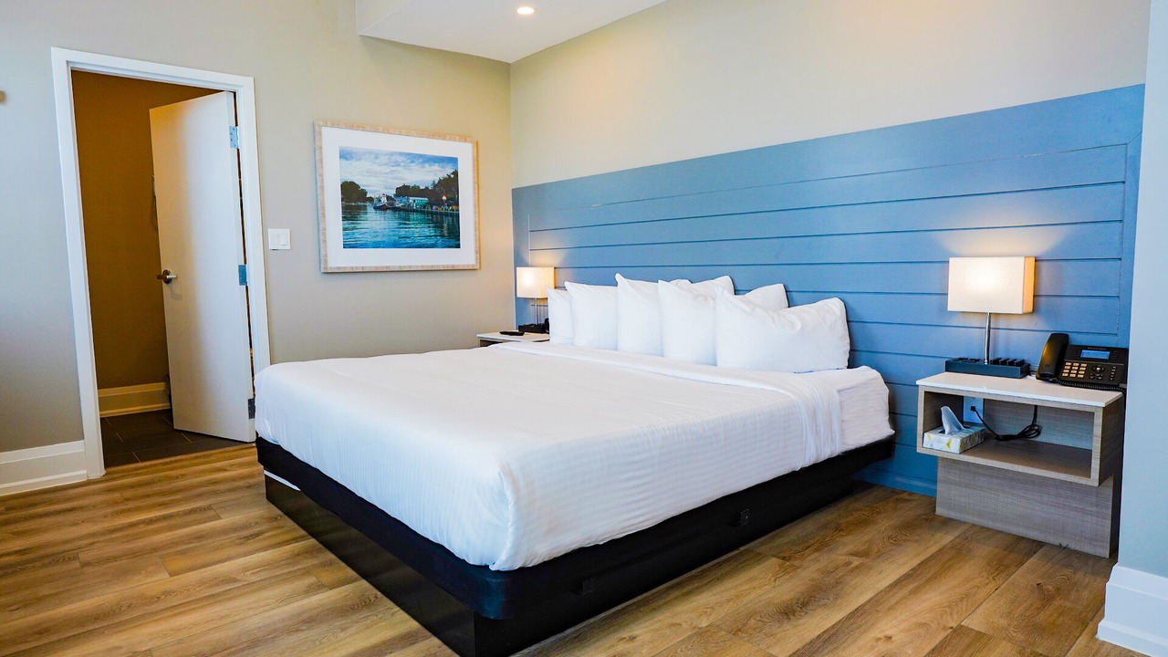 Photo of Bedroom in Grand Bend