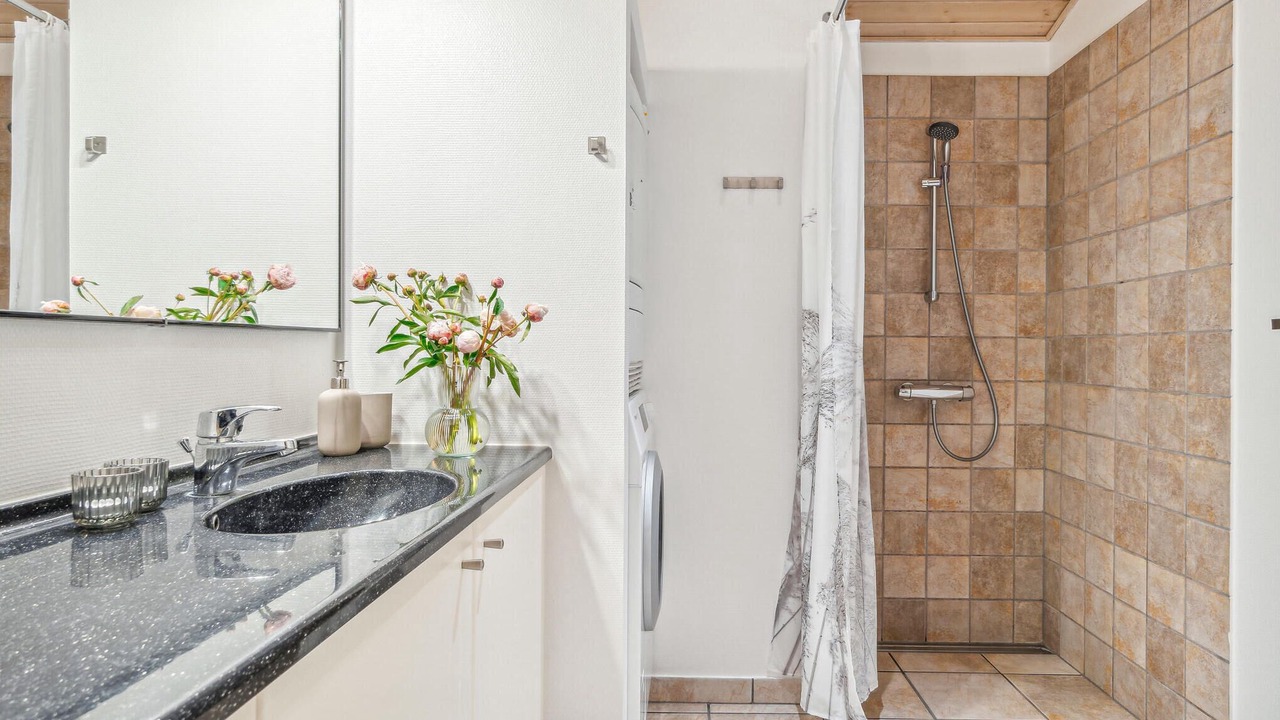 Photo of Bathroom in Jegum