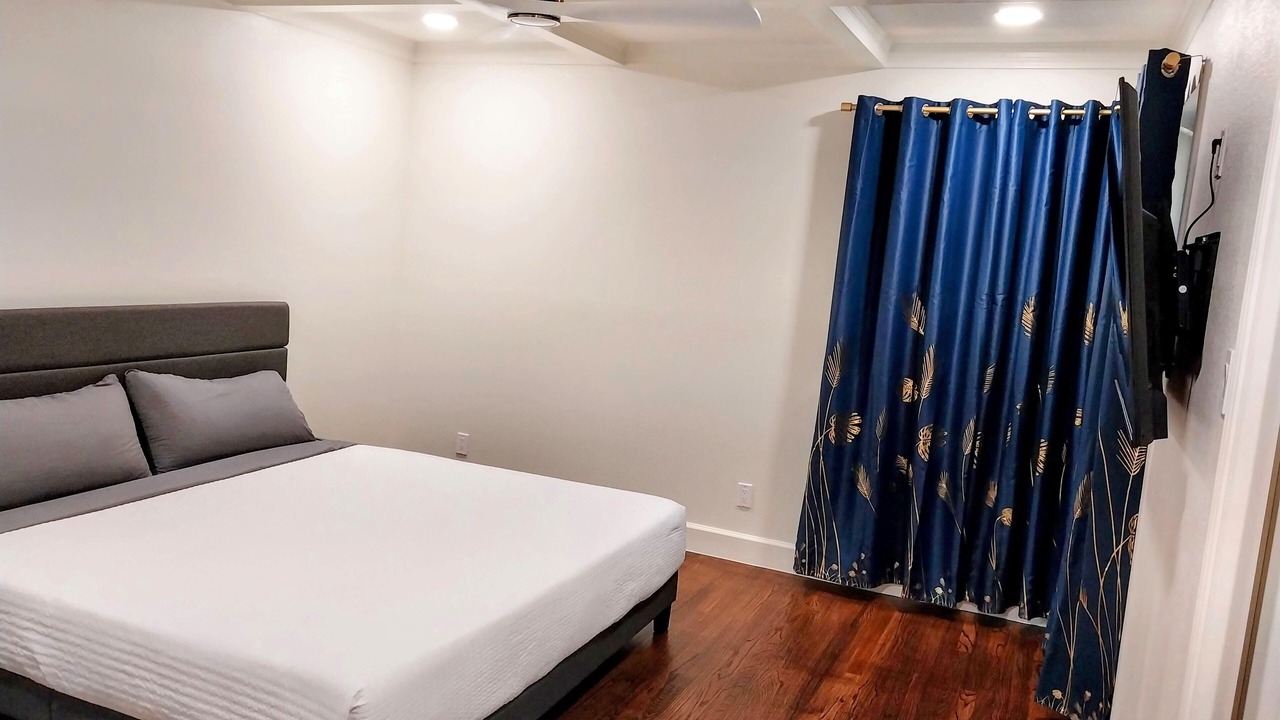 Photo of Bedroom in Lake Highlands