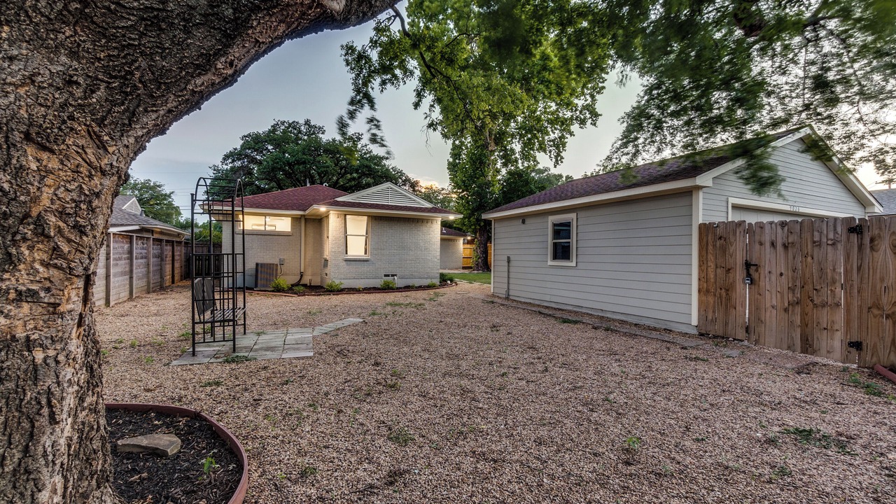 Photo of Outdoor in Lake Highlands