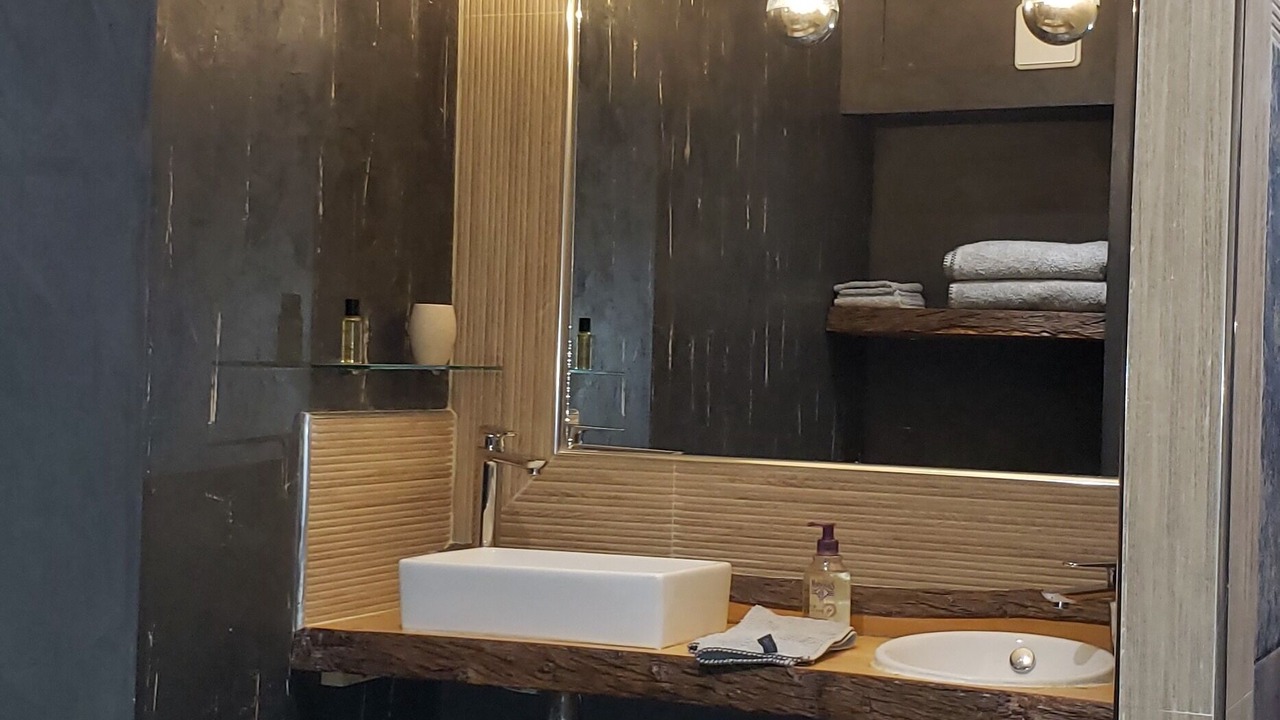 Photo of Bathroom in Vacqueyras