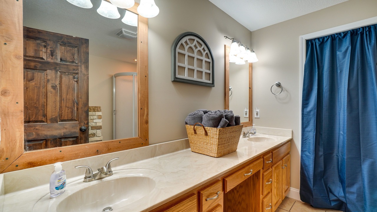 Photo of Bathroom in Byrdstown