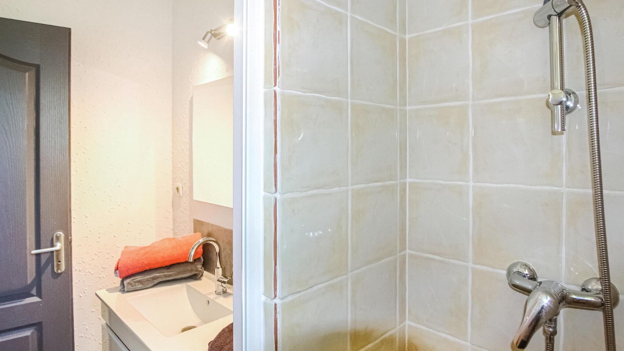 Photo of Bathroom in Grospierres